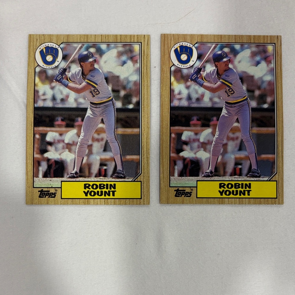 Topps Robin Yount Baseball Cards with Yellow and Blue Accents